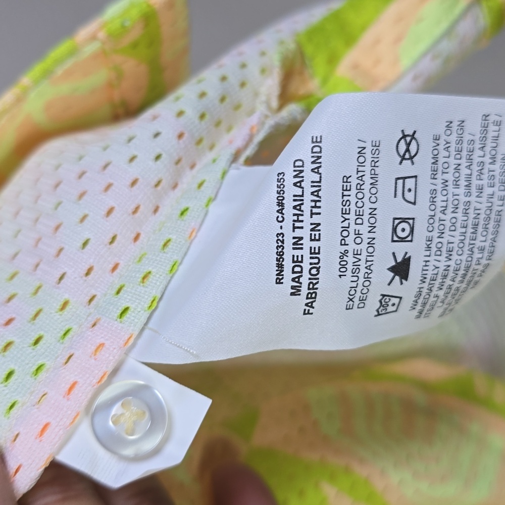 Sold Nike Yellow Casual Button Down Shirt with Geometric Pattern  size L. - Picture 7 of 8